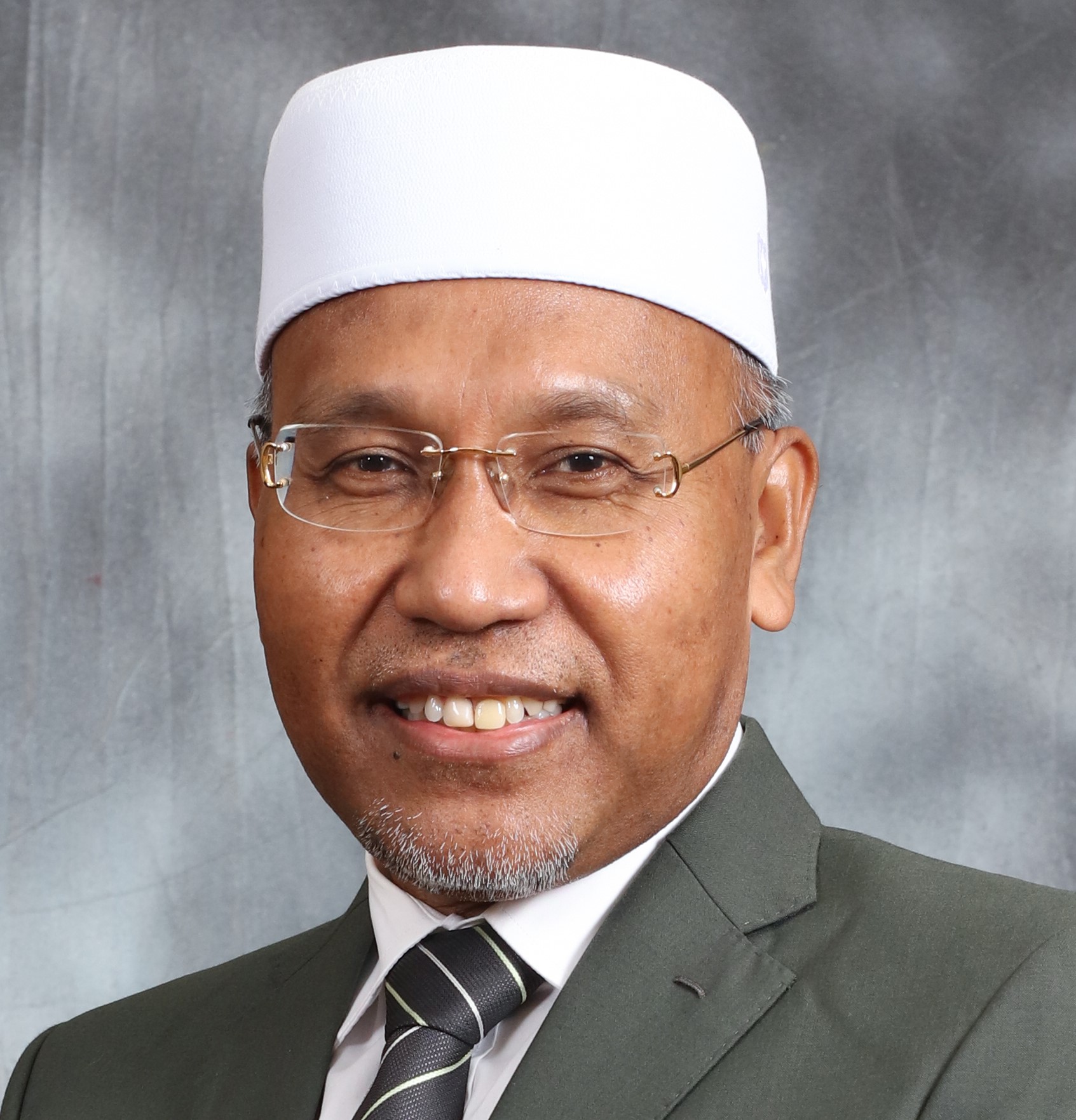 Photo - Idris Bin Hj Ahmad, YB Senator Datuk Haji